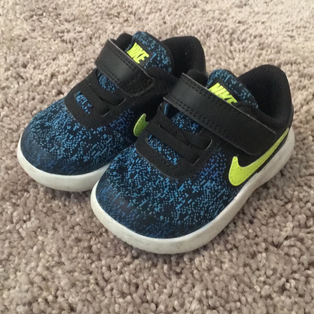 Toddler Nike shoes